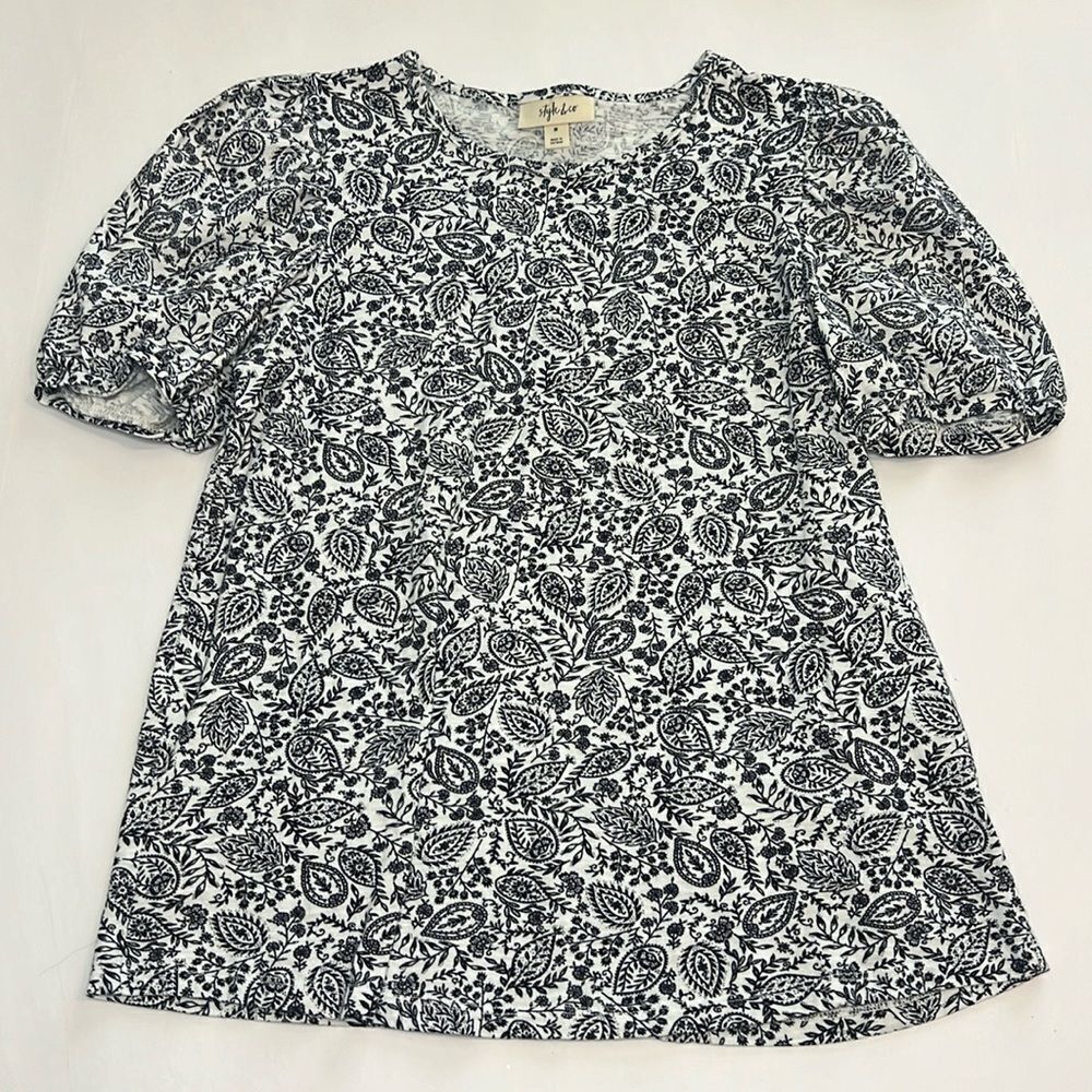 Style & Co. Women’s Black & White Floral Short Sleeve Blouse Size Medium